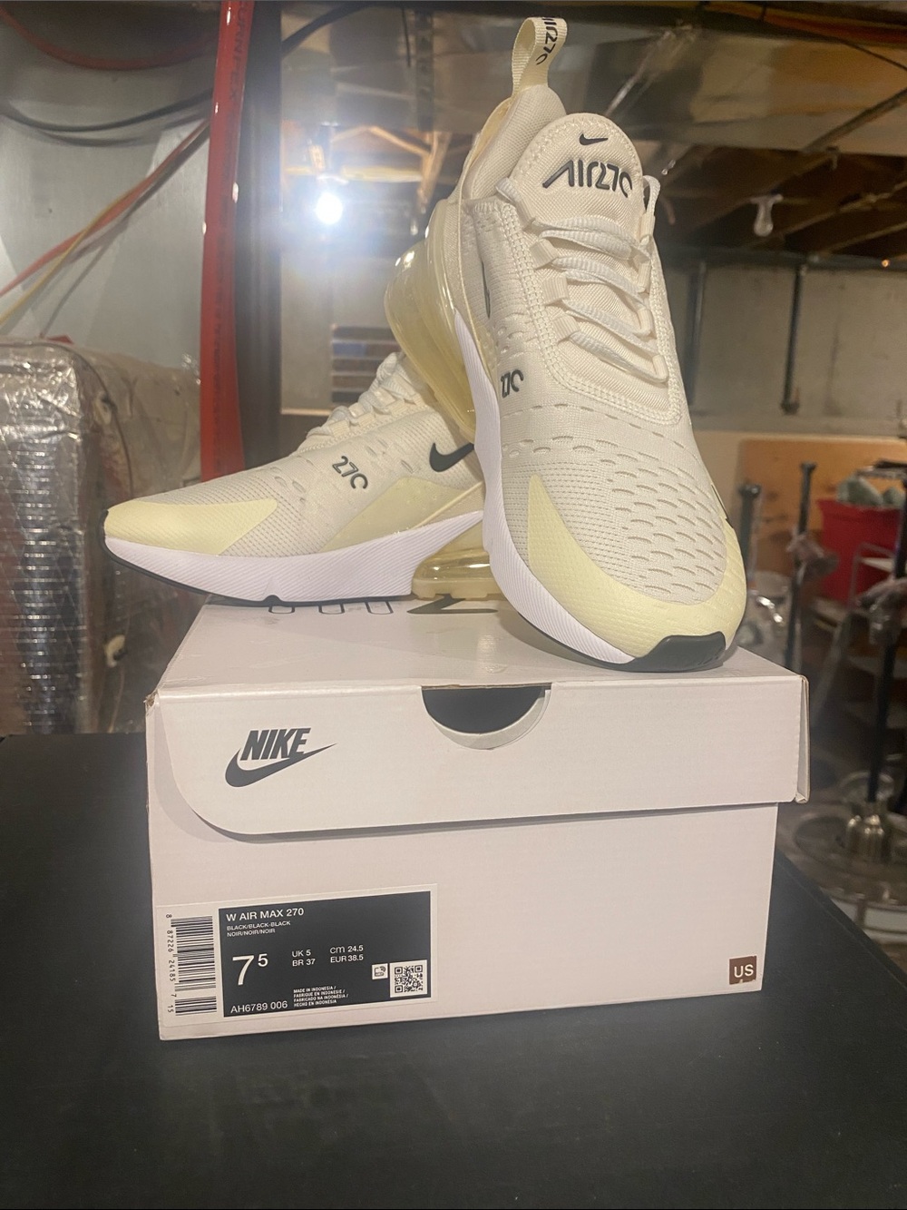 Nike Air Max 270 Cream and Pale Yellow Sneakers